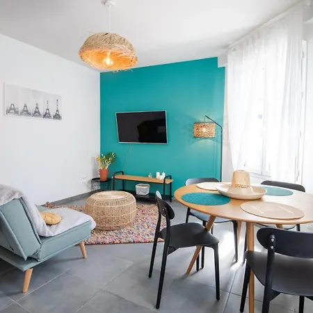 Comfort And Modernity In A Townhouse 3* Tours