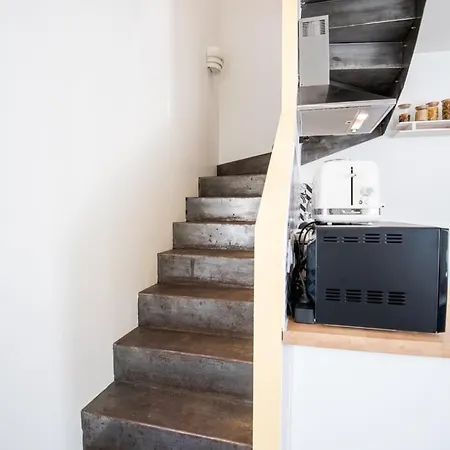 Comfort And Modernity In A Townhouse 3* Tours