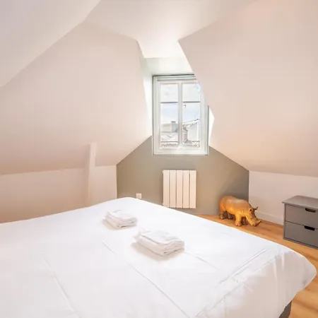 Pensión Comfort And Modernity In A Townhouse Tours