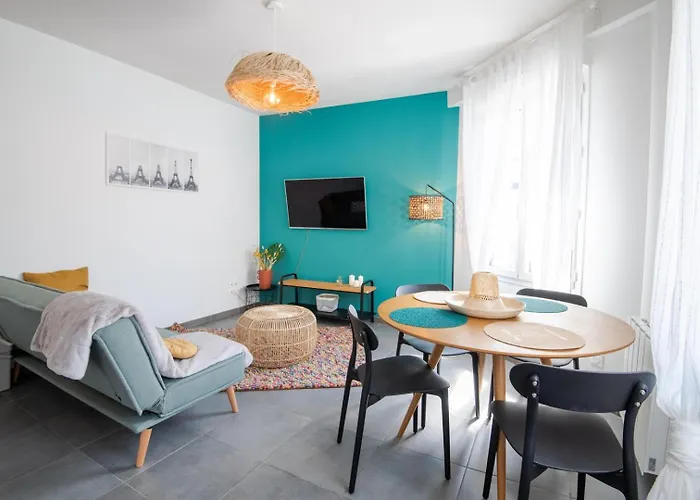 Comfort And Modernity In A Townhouse 3* Tours