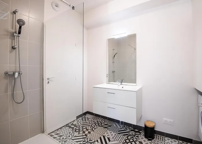 Comfort And Modernity In A Townhouse 3* Tours